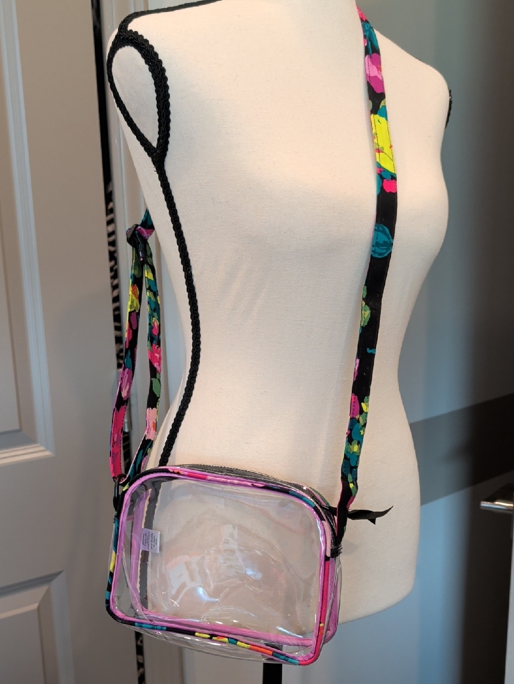 Vera Bradley Clear Crossbody with Floral Strap and Pink Trim. NOWT